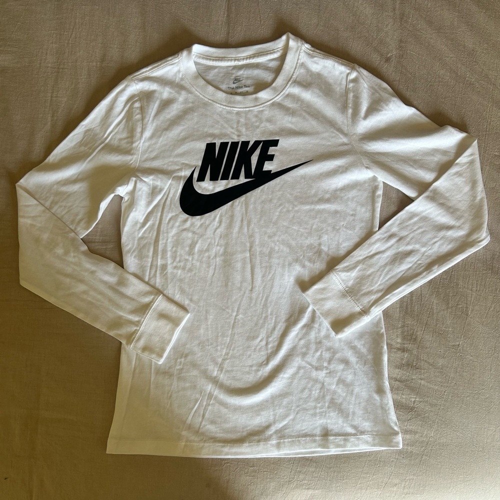 🌟 Host Pick 🌟 The Nike Tee